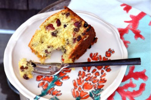 blog raisin cake slice